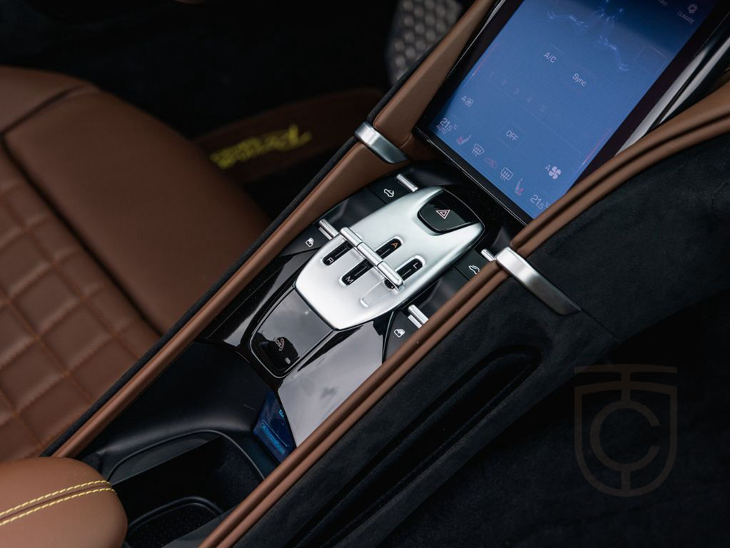 Ferrari Roma Spider 3.9 V8 Carbon, Adas, kamera
