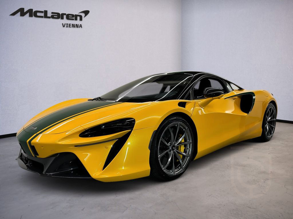 McLaren Artura / MSO Volcano Yellow / Full Carbon Fibre