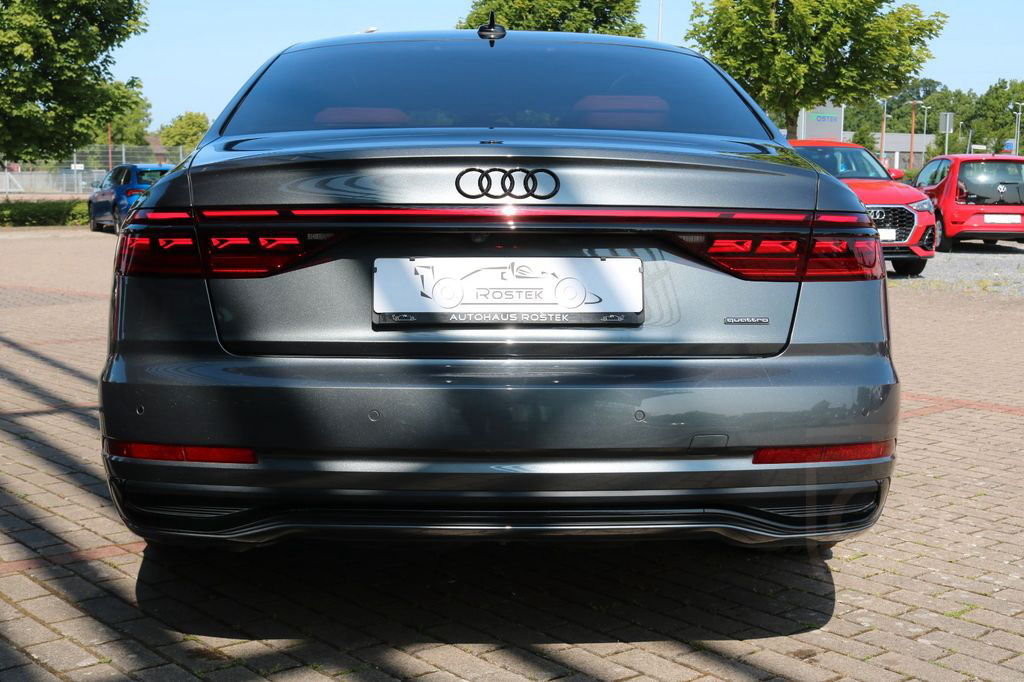 Audi A8 L 60 TFSI e Lang S line /3xTV/Pano/B&O/170NP