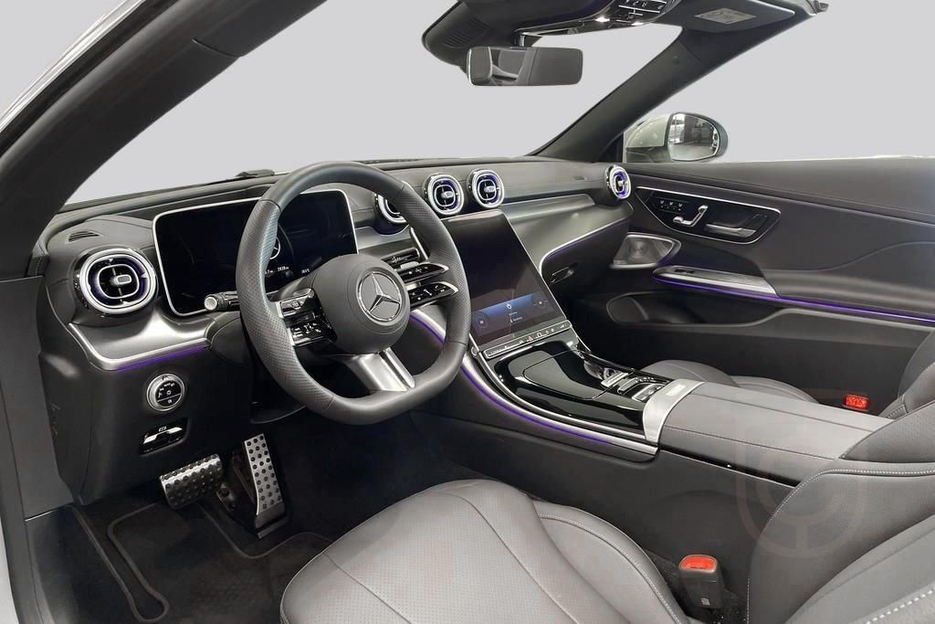 Mercedes-Benz CLE 200 Cabriolet AMG Night Burmester