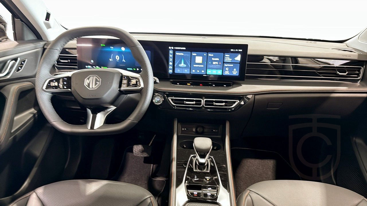 MG HS PLUG-IN HYBRID LUXURY 100KM