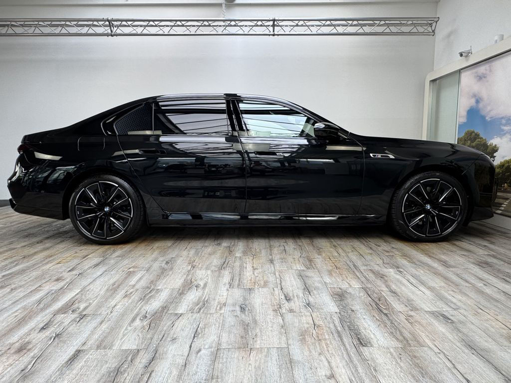 BMW M760 e xDrive Pro Executive Lounge Massage/Lüft.
