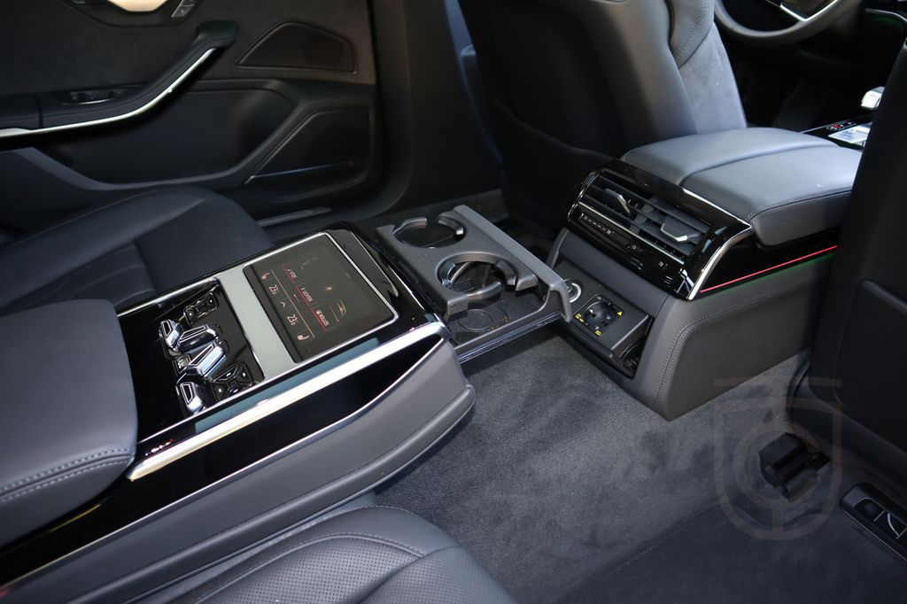 Audi A8L 60 TFSIe lang PANO/ALLRADL./B&O/TV/HuD/NACHT