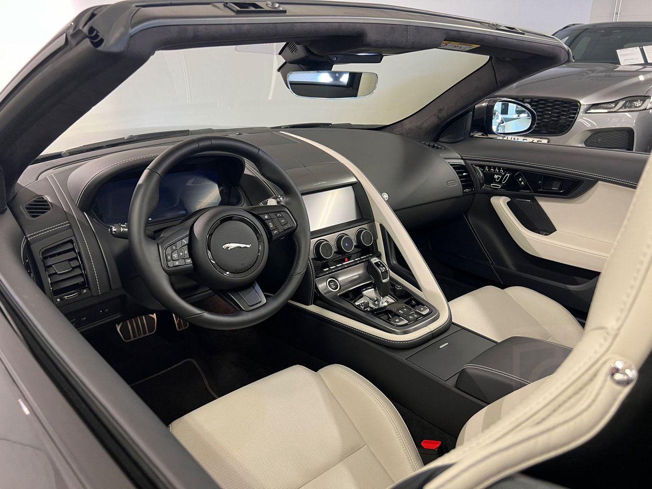 Jaguar F-Type P450 AWD Cabriolet R-Dynamic