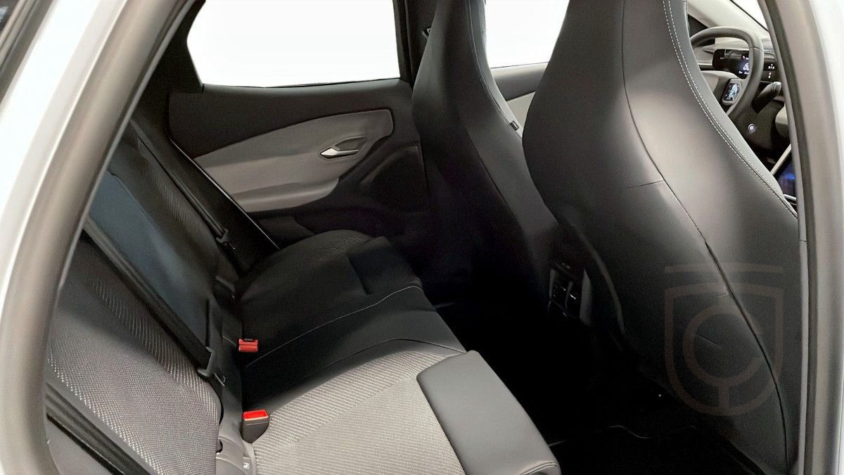 Ford Explorer LONG RANGE RWD