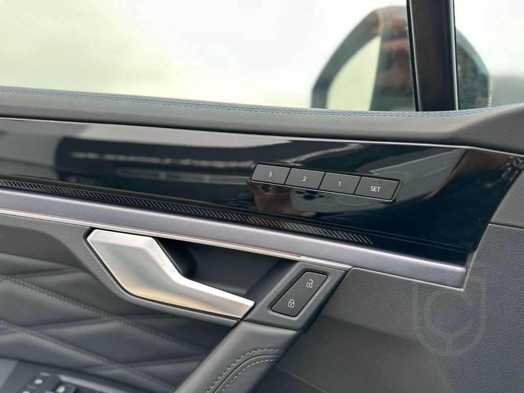 Volkswagen Touareg R eHYBRID+AHK+PANO+DYNAUDIO+SOFTCLOSE
