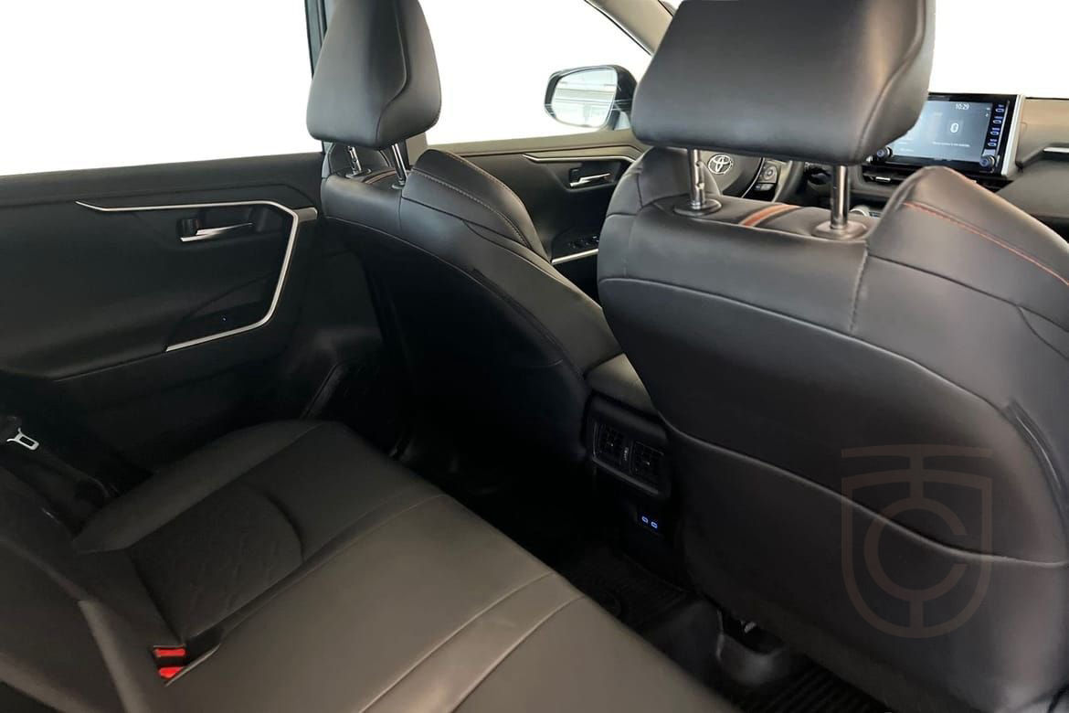 Toyota RAV4 Hybrid AWD-i ADVENTURE 2,5 BI-TONE