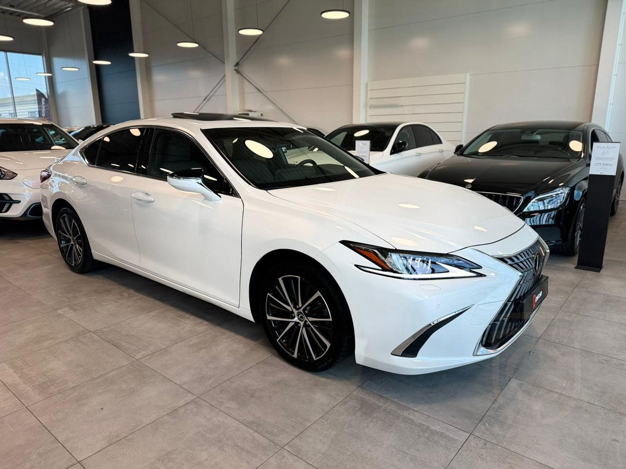 Lexus ES 300h 2.5 E-CVT Limited Edition