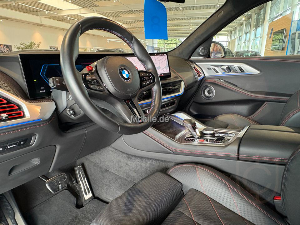 BMW XM 4.4 Label Red M Drivers Package Sport Aut.