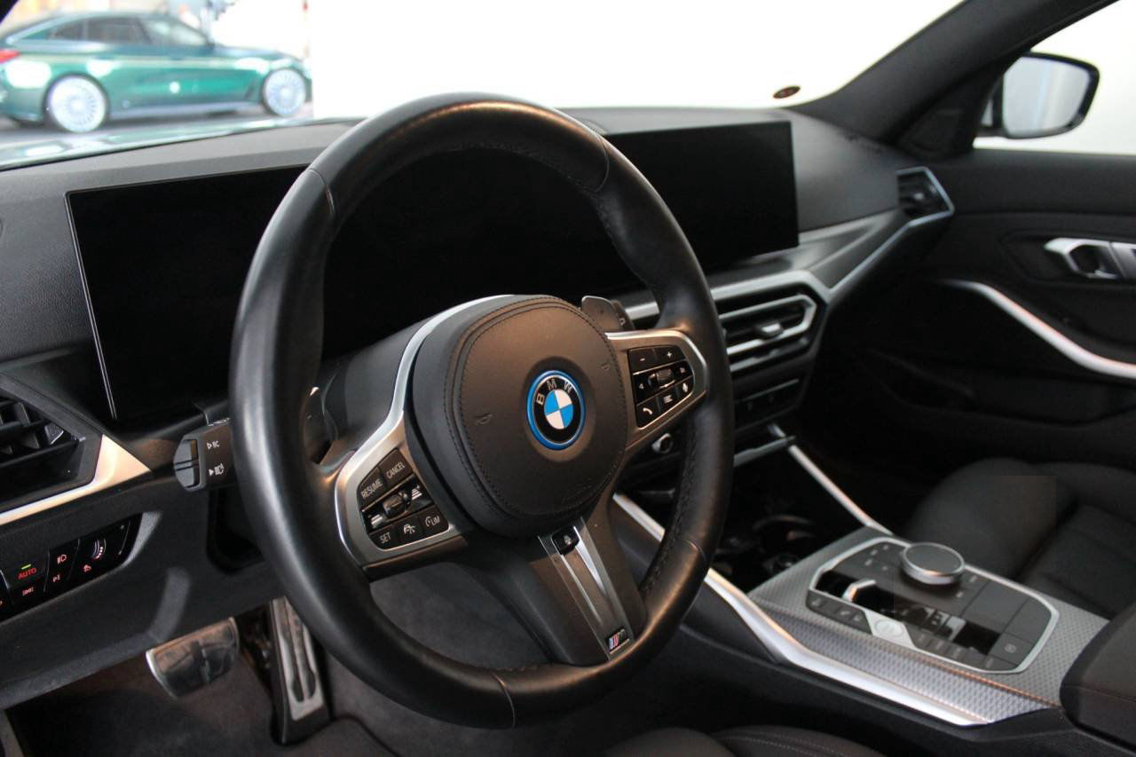 BMW 330e G21 Hybrid xDrive Touring Autm. M-Paket