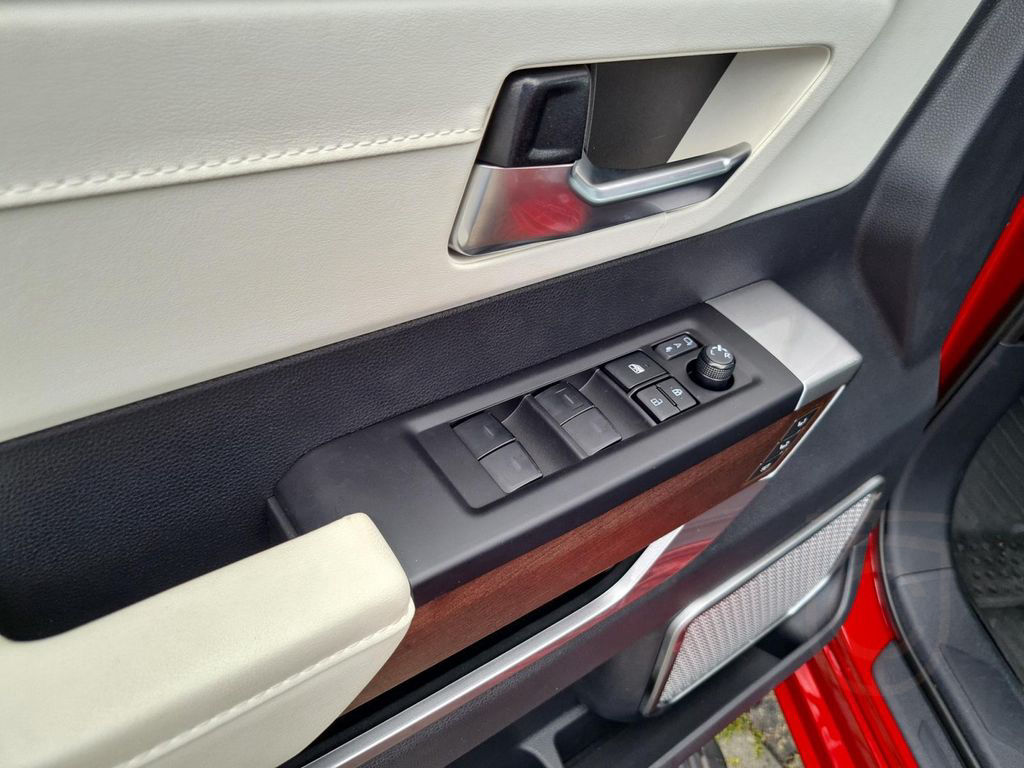 Toyota Tundra Capstone 4x4 Hybrid CrewMax - VOLL