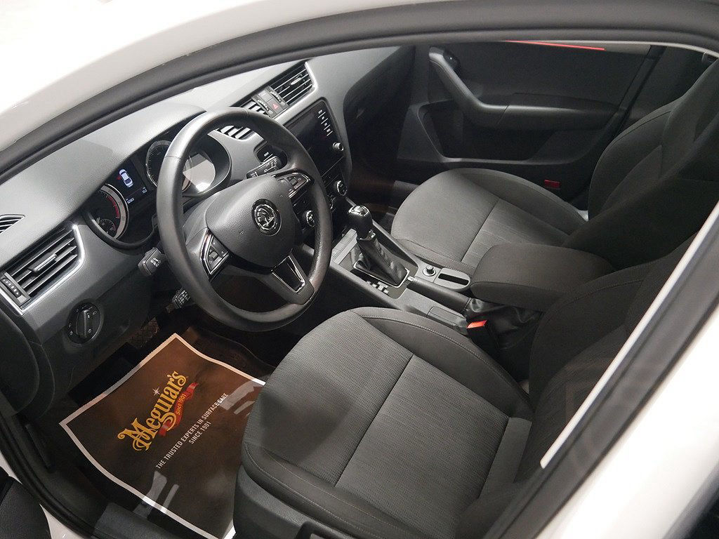 Skoda Octavia 1.0 TSI 115hk STYLE Bränslevärmare