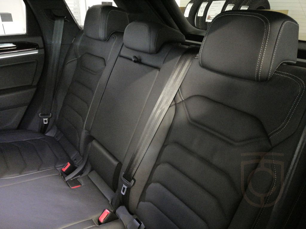 Volkswagen Touareg R-Line 3.0TDI Black Style 21 Zoll HUD
