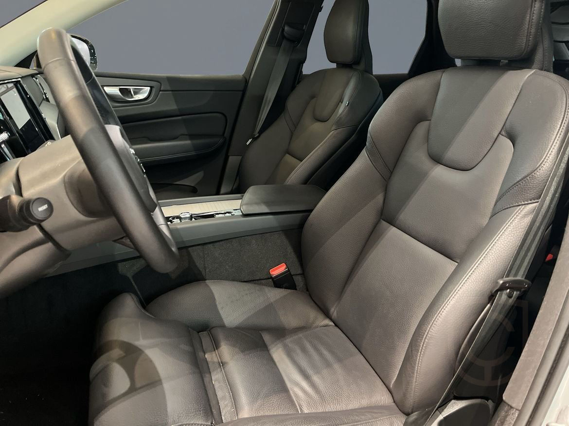 Volvo XC60 Recharge T6 AWD Plus Dark Edition