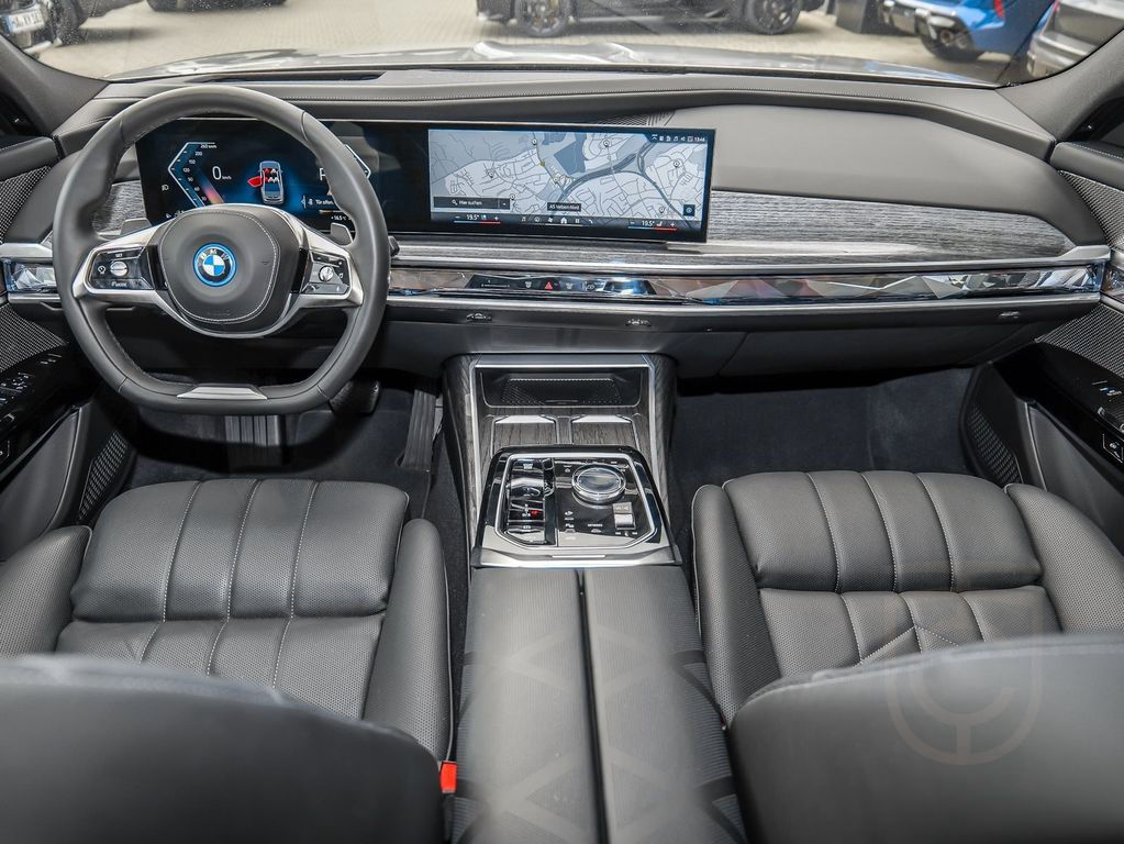 BMW 750e xDrive HUD PANO ACC 360°KAM RFK NAVI LED