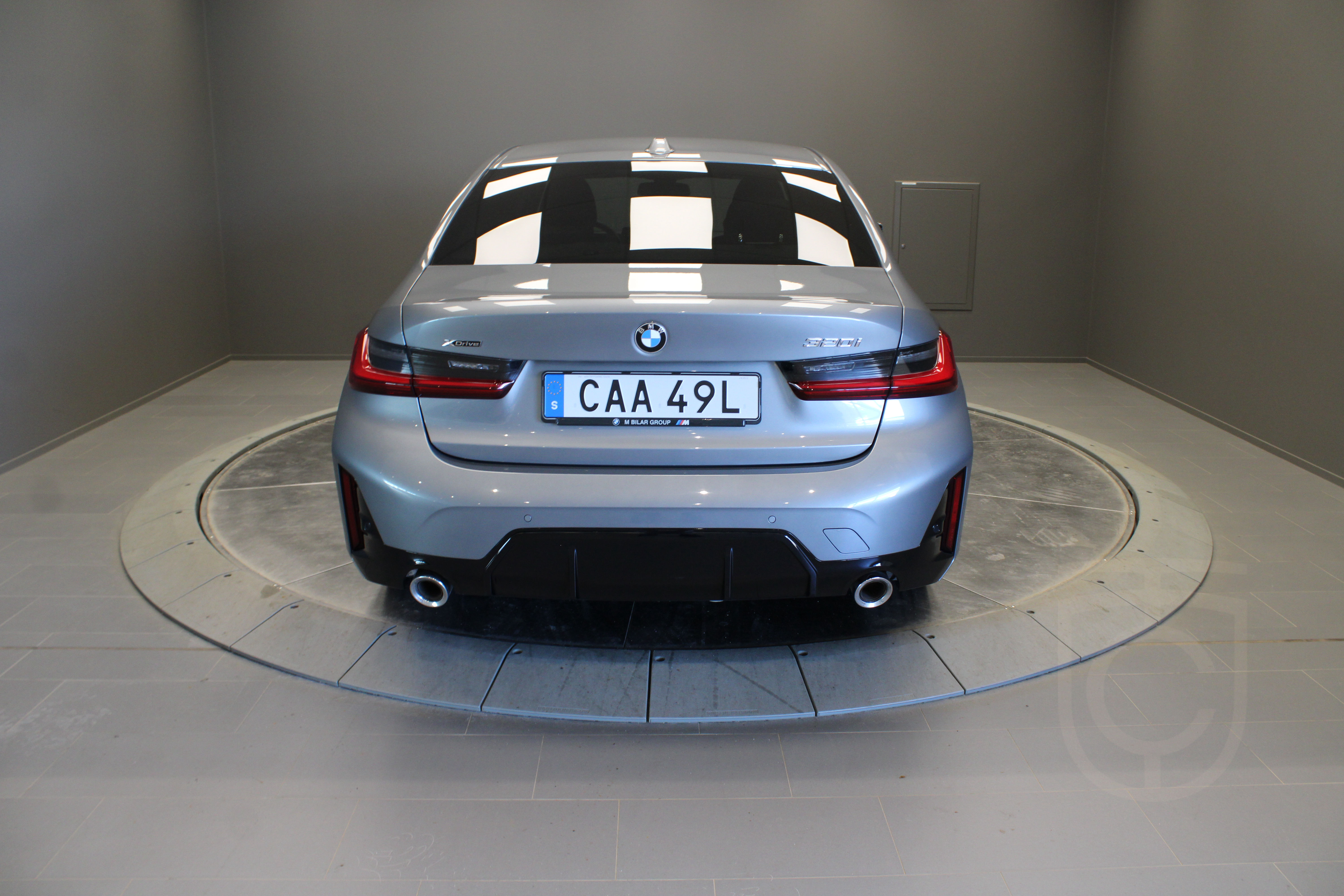 BMW 320i xDrive Sedan