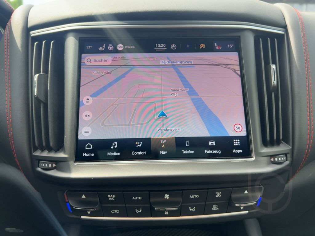 Maserati Levante TROFEO MY23 V8 580PS AWD Nero&Nero