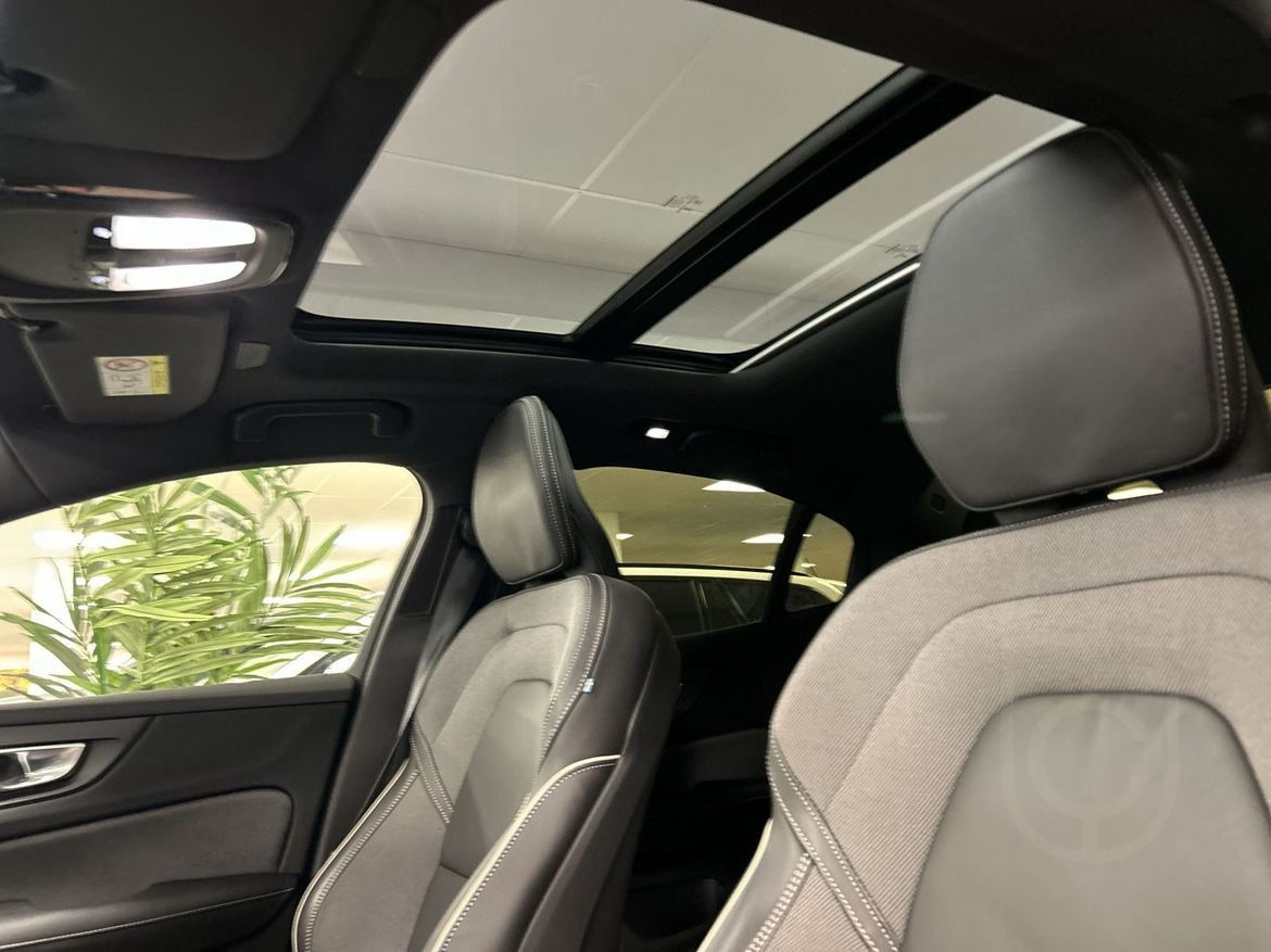 Volvo S60 Recharge T6 II Plus Dark