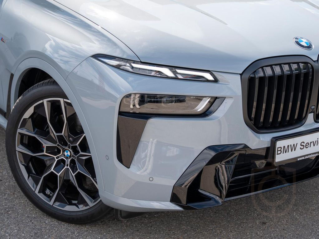 BMW X7 xDr 40d M-SportPro 22Z SI 5/100 AKTIVLENK H/K