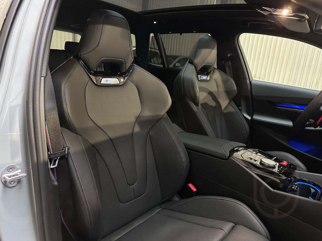 BMW M5 Plug-In Hybrid xDrive TOURING*PANO*AHK*CARBON