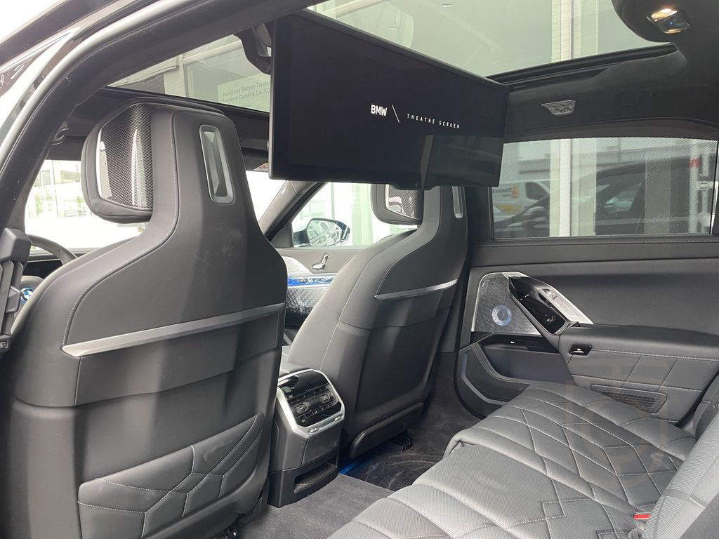 BMW 750e xDrive UPE 180.940,- € #exclusive