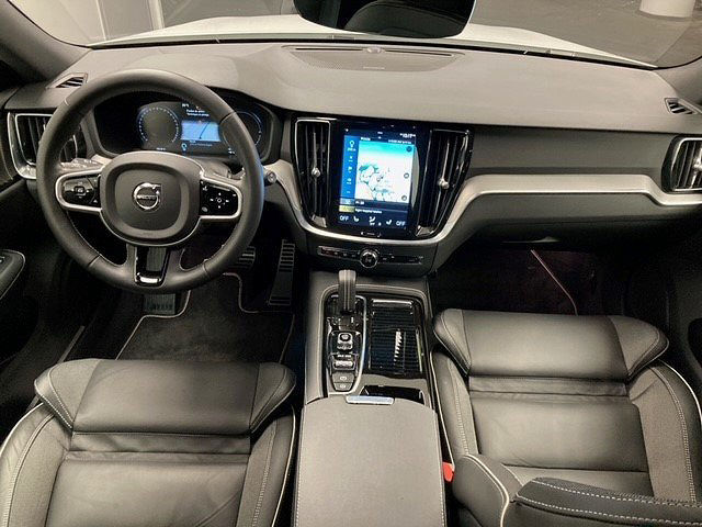 Volvo V60 Recharge T6 R-Design