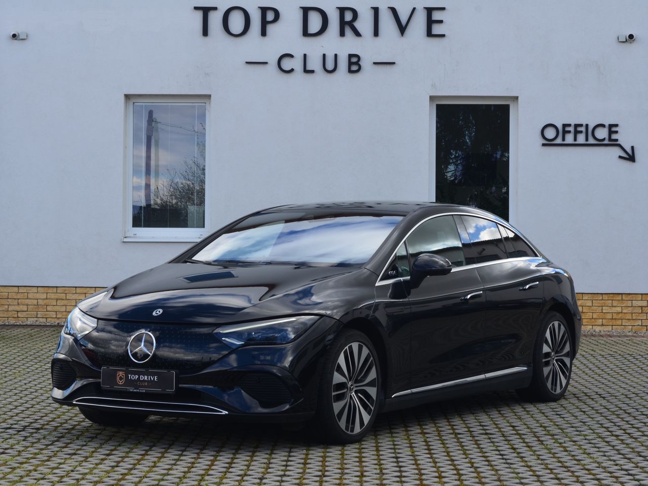 Mercedes-Benz EQE 350+