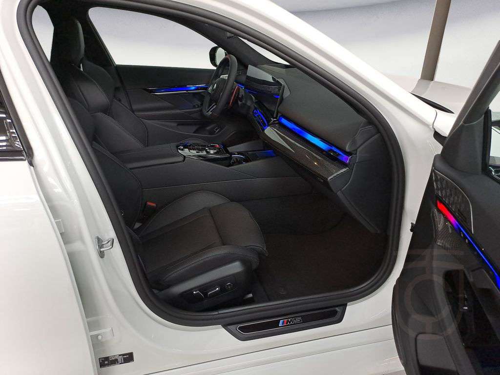 BMW M5 Plug-In Hybrid xDrive Ultimate Package