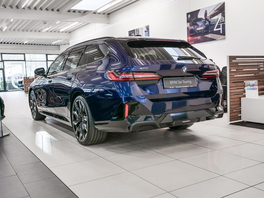 BMW 540d xDrive M Sport HUD PANO ACC AHK RFK NAVI
