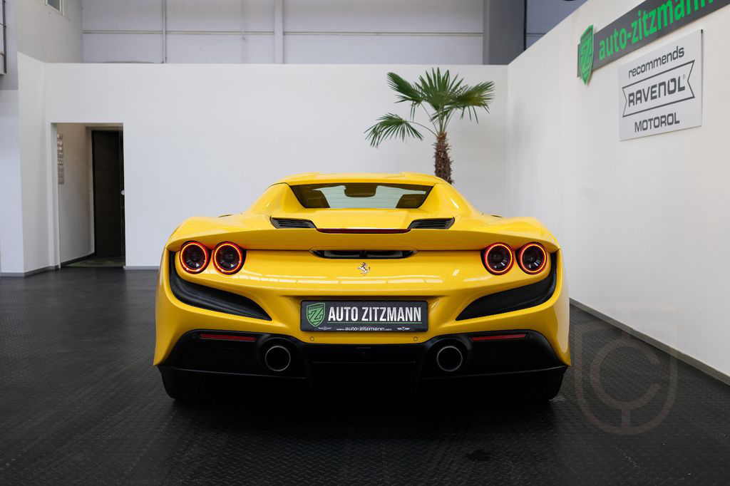 Ferrari F8 Spider/CARBON/LIFT/PASS.DISPL/RACINGSEATS/JBL