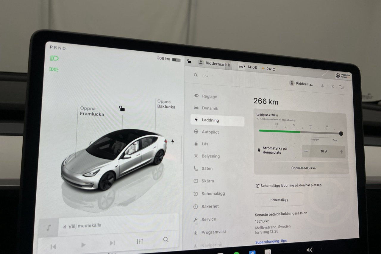 Tesla Model 3 Long Range AWD Autopilot Ljus