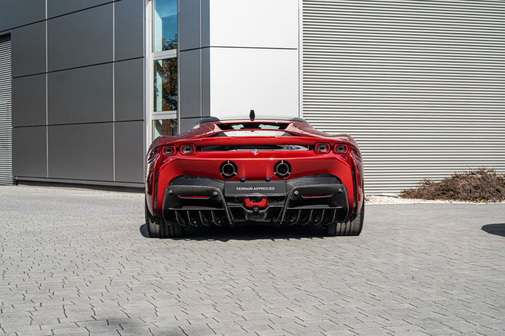 Ferrari SF90 Stradale