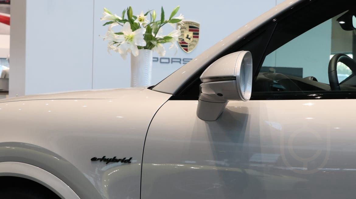 Porsche Cayenne E-Hybrid Cashmere beige metallic