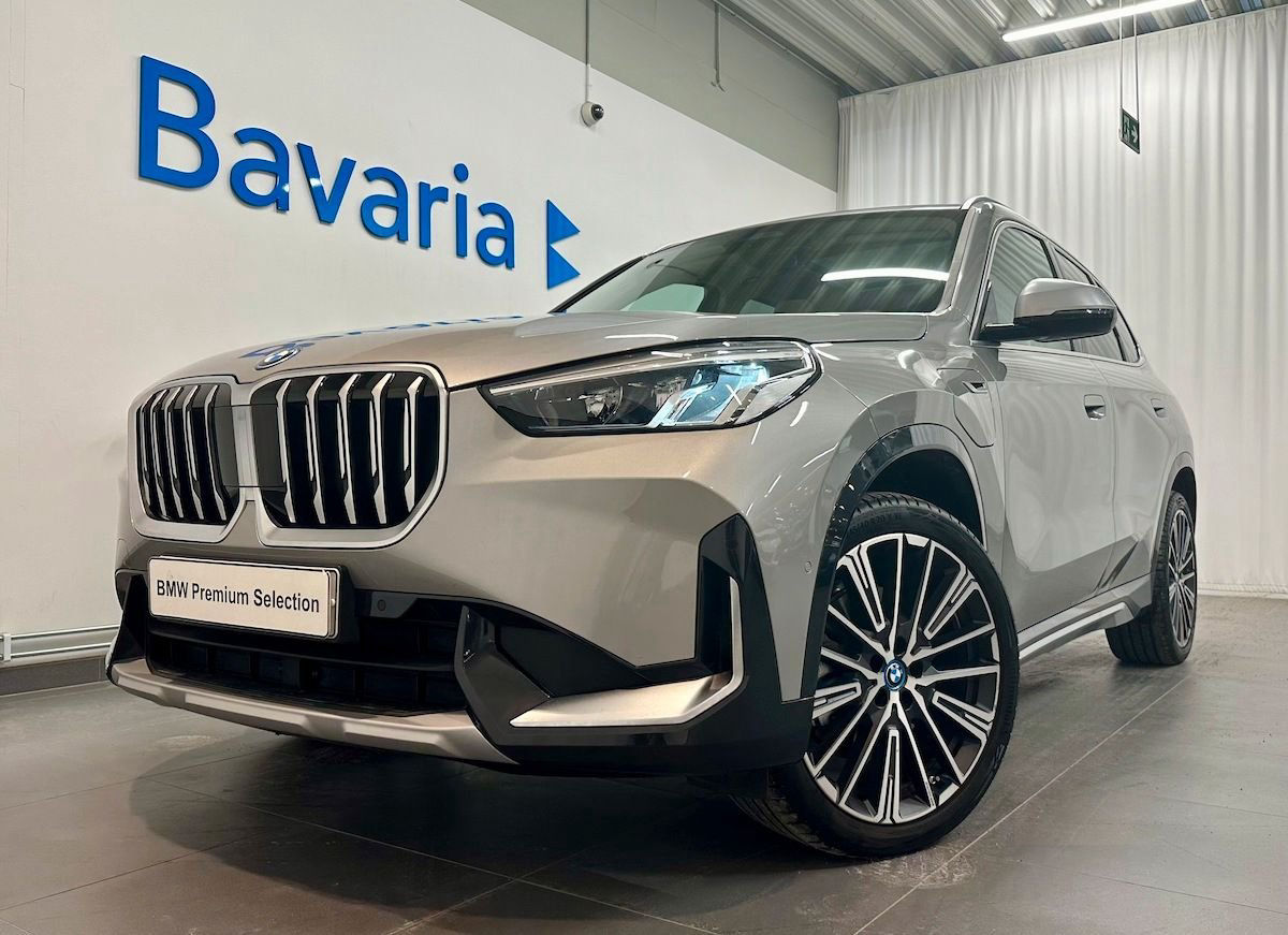 BMW X1 xDrive 30e xLine Travel Driving Assistant Plus