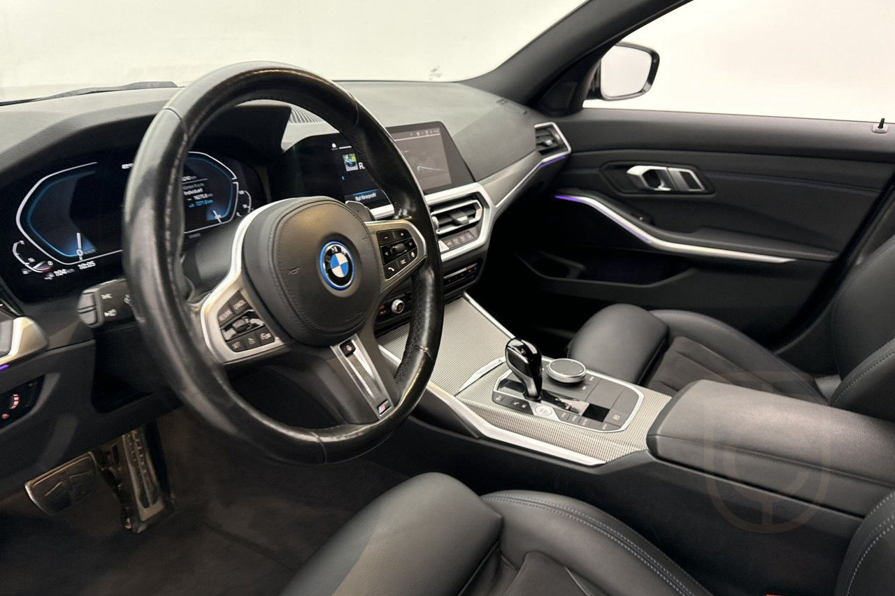 BMW 330e xDrive