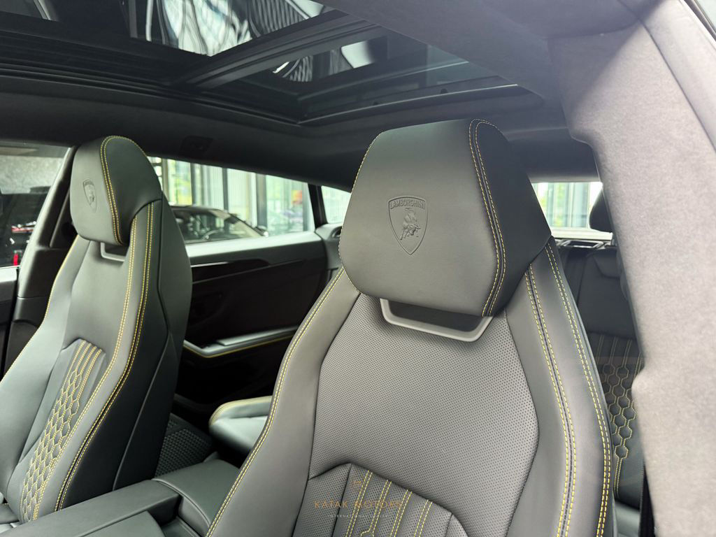 Lamborghini URUS SE HYBRID4.0 V8/PANO/HEAD-UP/COOL SEAT
