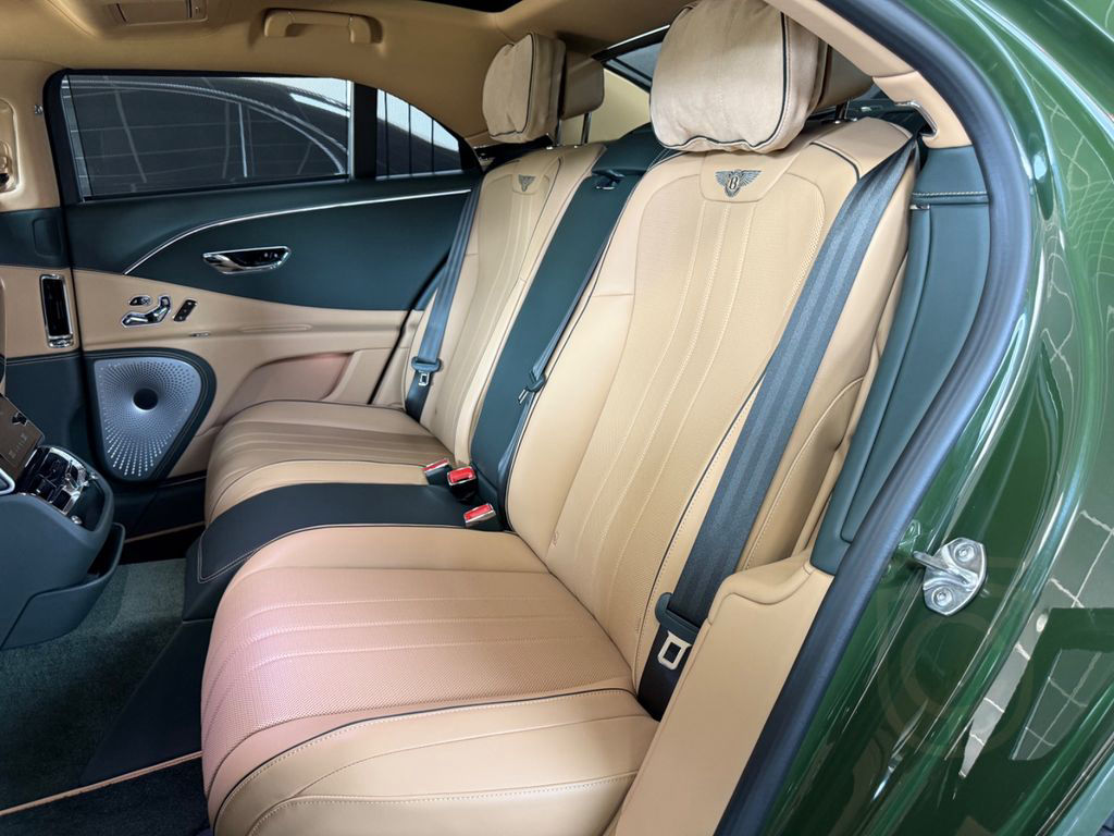 Bentley Flying Spur S V8- Carbon- B&O- Pano