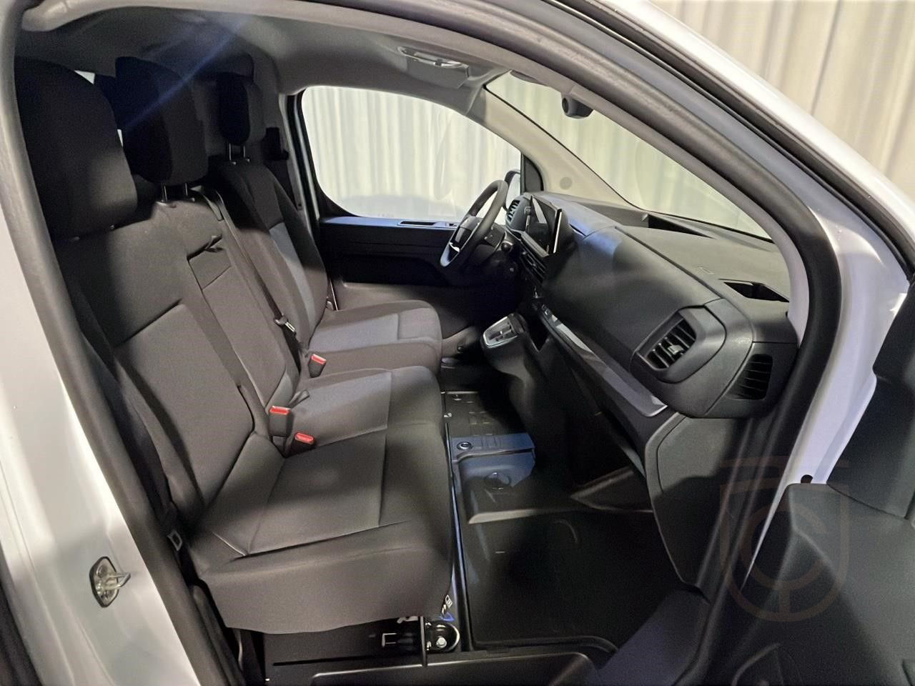 Opel Vivaro L3 145 AT8