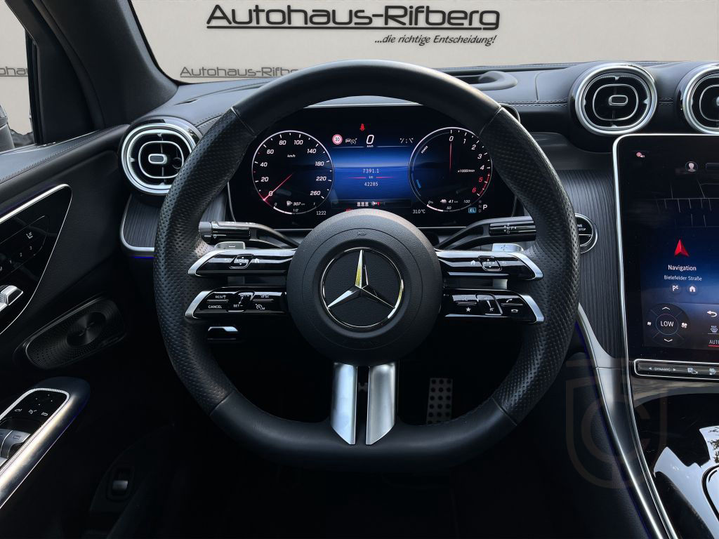 Mercedes-Benz GLC 300 de 4M Coupe AMG PanD/20Zoll/HUD/Night