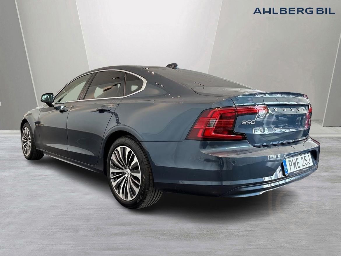 Volvo S90 B4 FWD Bensin Momentum Advanced