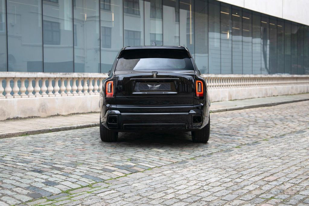 Rolls-Royce Cullinan Black Badge SERIES II