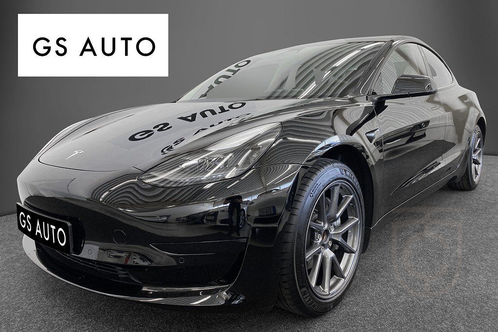 Tesla Model 3 Standard Range+ Refresh Autopilot Panorama