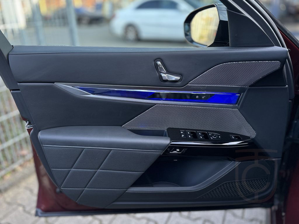 BMW M760e xDrive M Sport Autobahnas Autm.Tür Massage