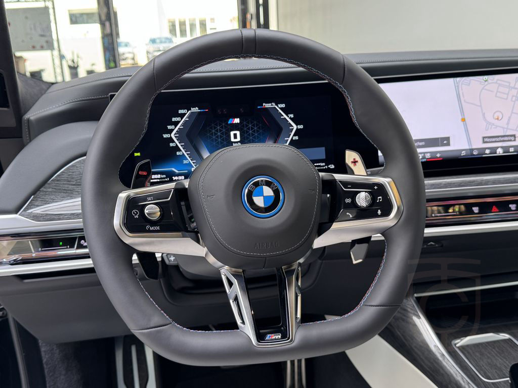 BMW M760 e xDrive Pro Executive Lounge Massage/Lüft.
