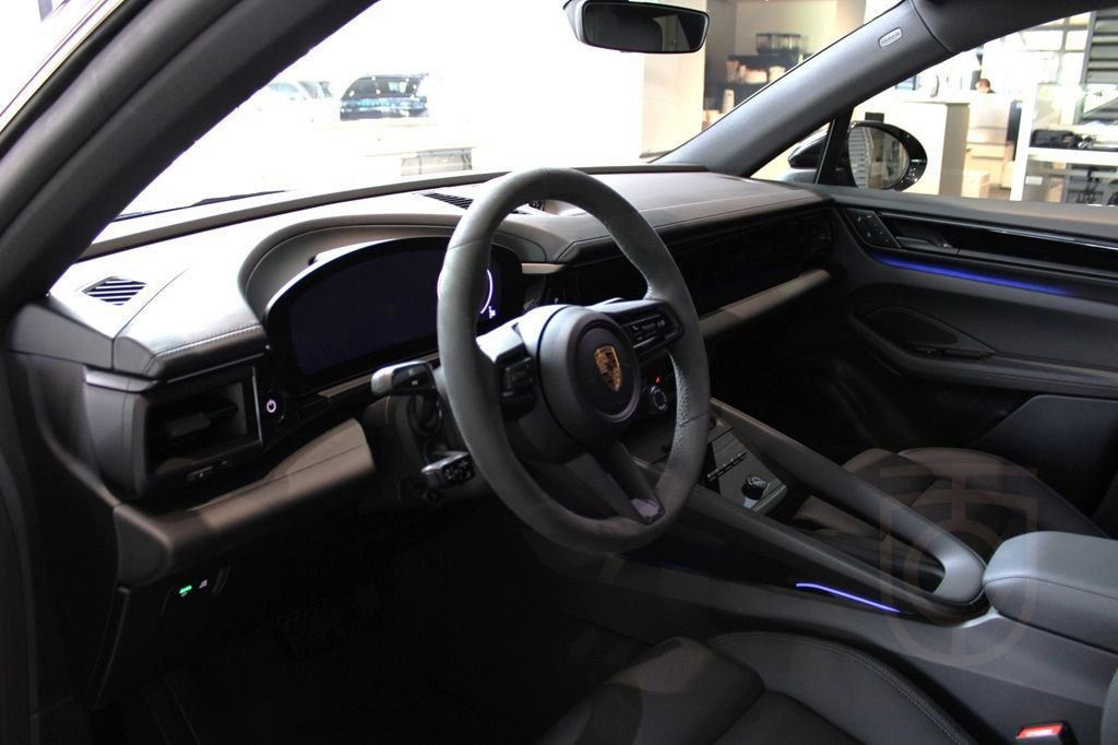 Porsche Macan 4