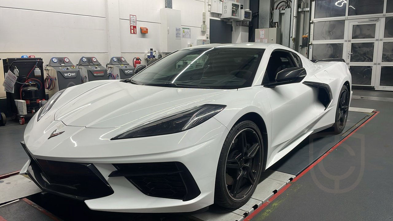 Chevrolet Corvette C8 LAUNCH EDITION EV BYTE