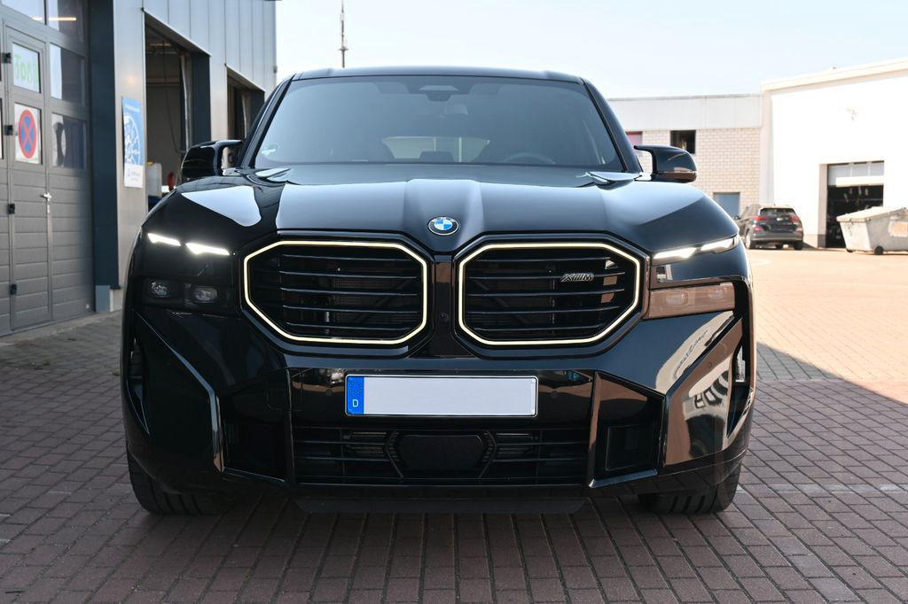 BMW XM*B&W*MASS*LUFT*23"AHK*ACC*NAV*MIETKAUF