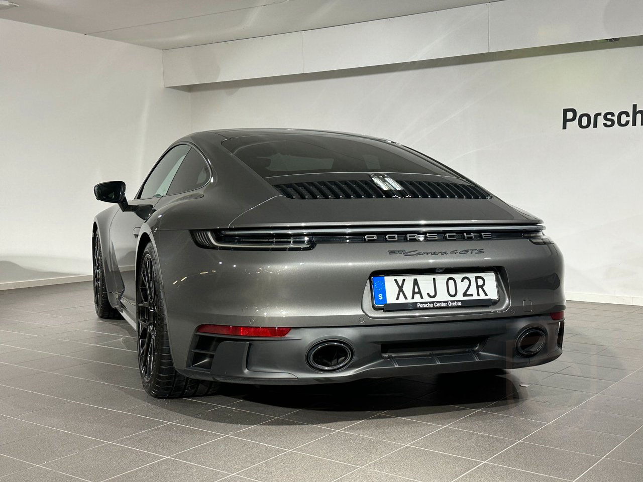 Porsche 911 992 Carrera 4 GTS