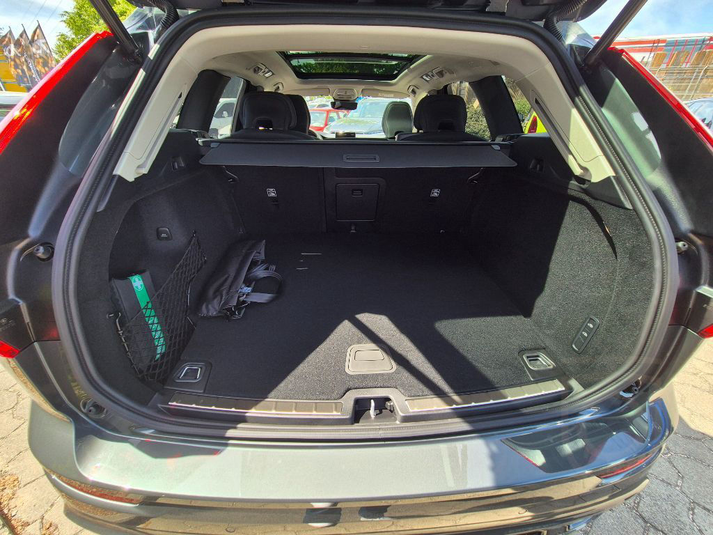 Volvo XC60 T8 AWD Ultra Dark+Facelift+VOLL