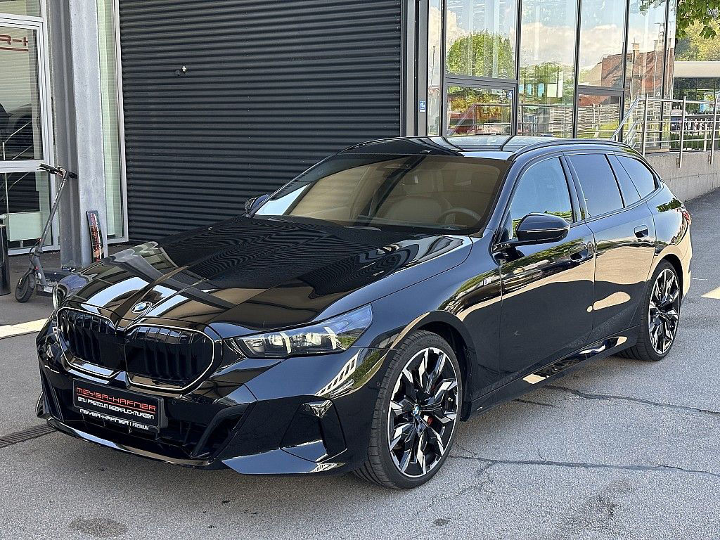 BMW 540d Touring xDrive M-Paket Aut. / AHK / Bowe...
